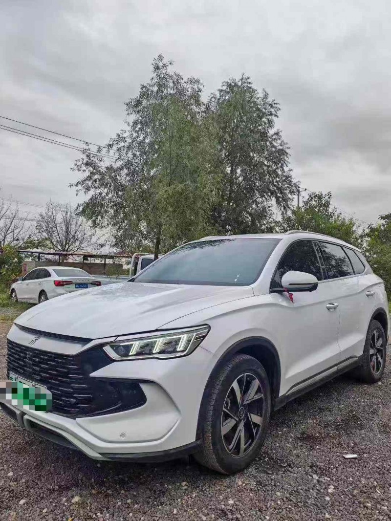 保定23年比亚迪宋2