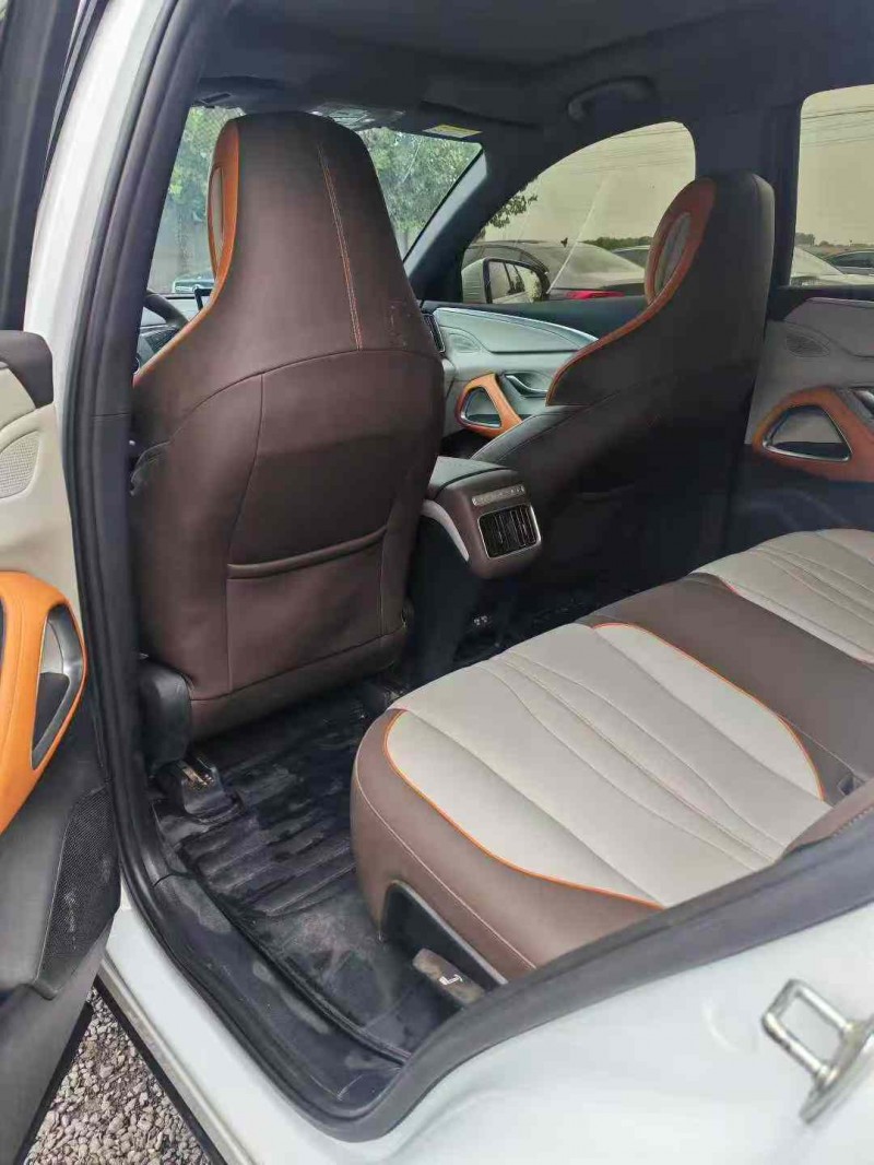 保定23年比亚迪宋8