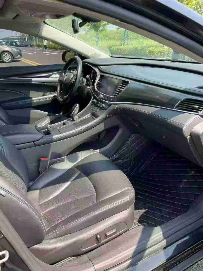 宿迁18年别克君越5