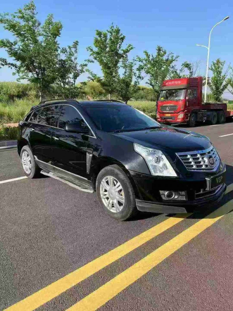 宿迁16年凯迪拉克SRX3