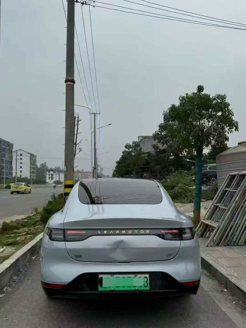 衡阳23年零跑汽车C018