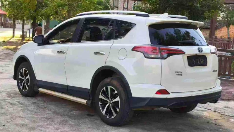 湛江17年丰田RAV4荣放8