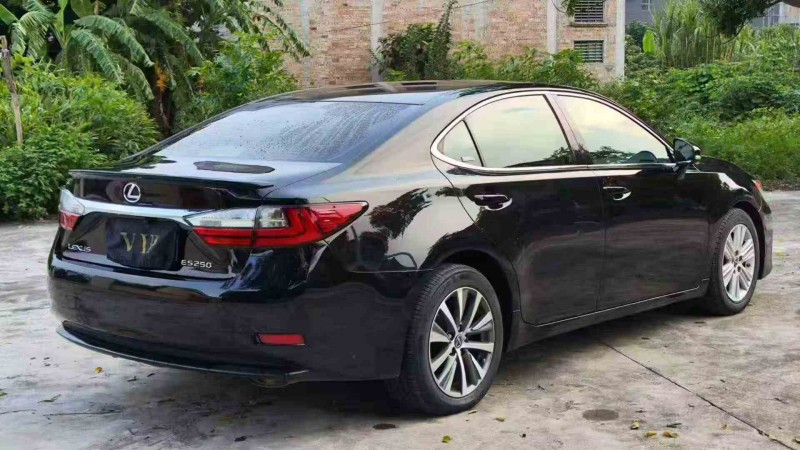 广州12年雷克萨斯ES7