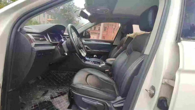 汕头17年众泰大迈X74