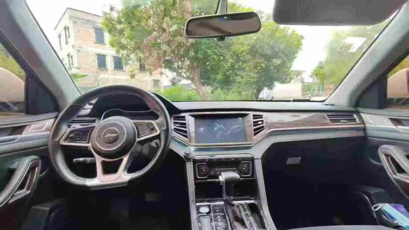 汕头17年众泰大迈X75