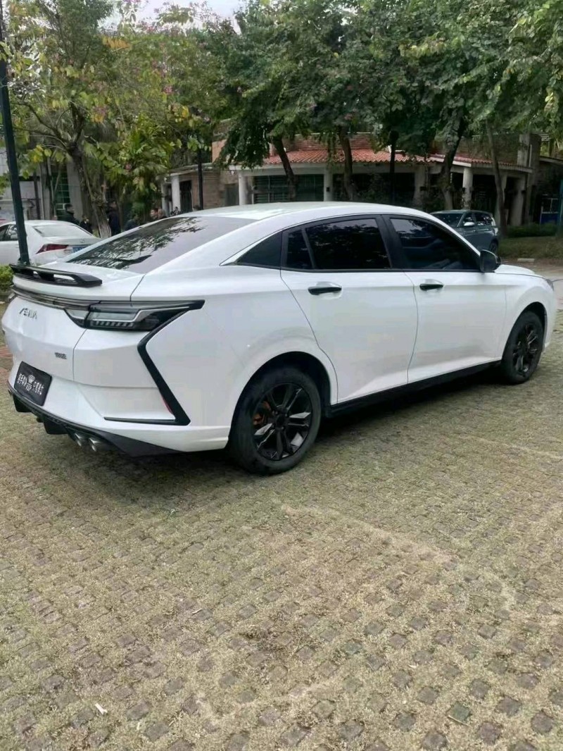 深圳24年东风奕炫5