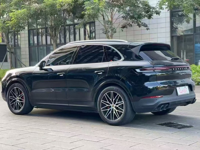 佛山24年保时捷卡宴8