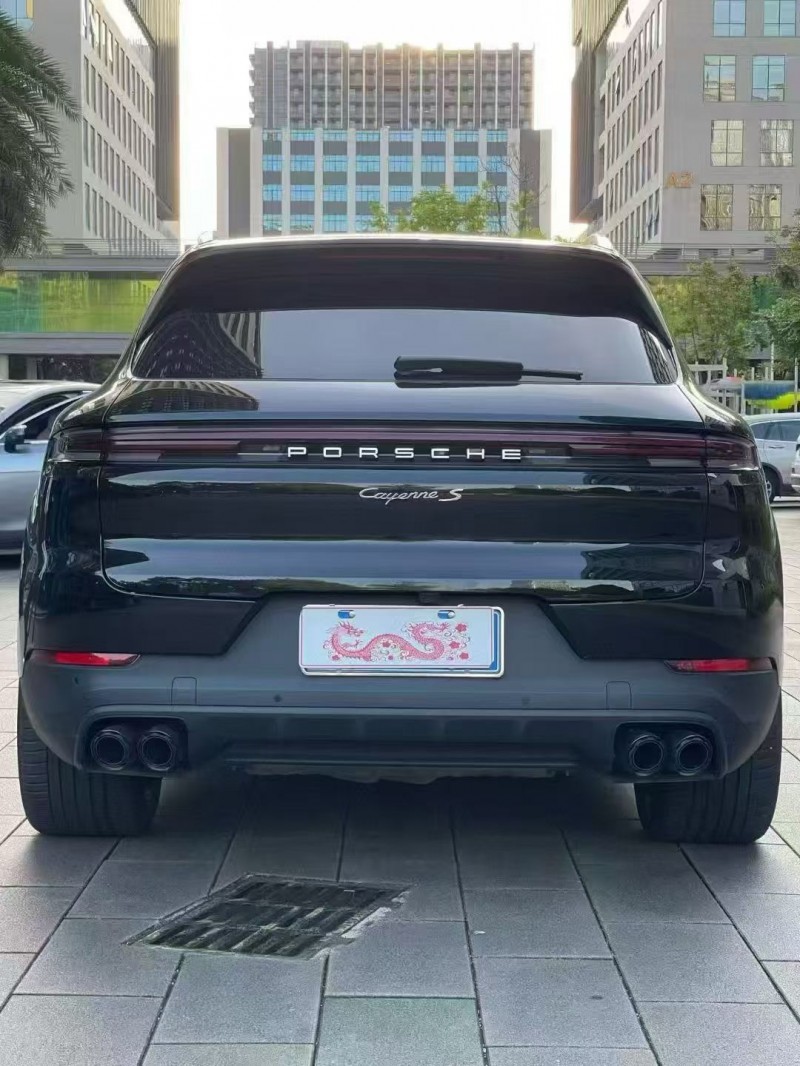 佛山24年保时捷卡宴9