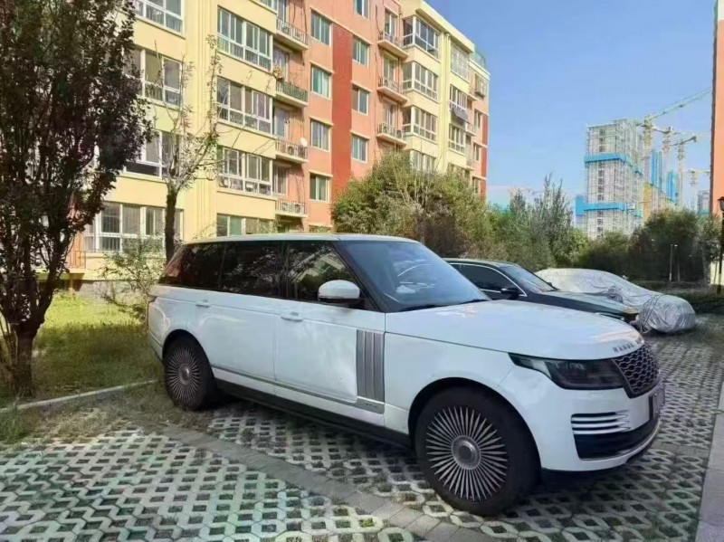 菏泽19年路虎揽胜行政3