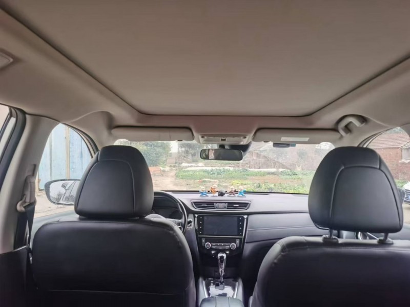 荆门19年日产奇骏4