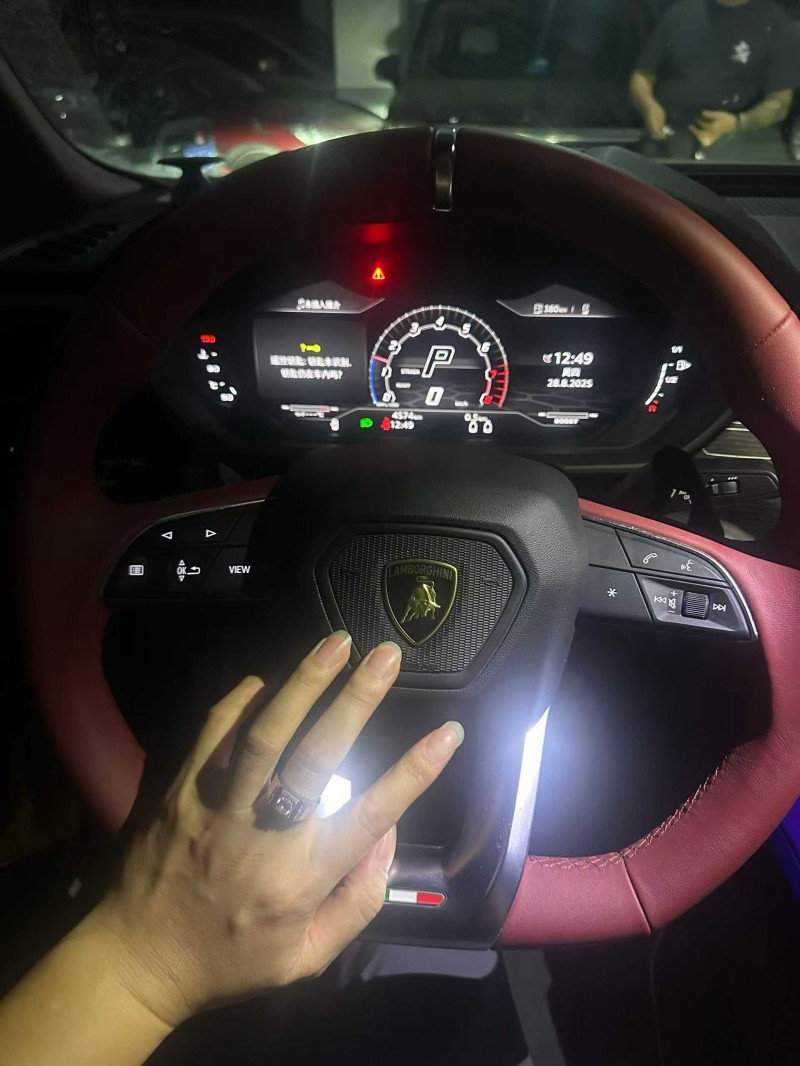 深圳23年兰博基尼Urus4