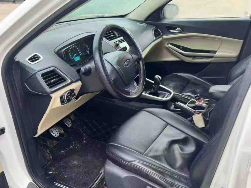 宿迁17年福特福睿斯4