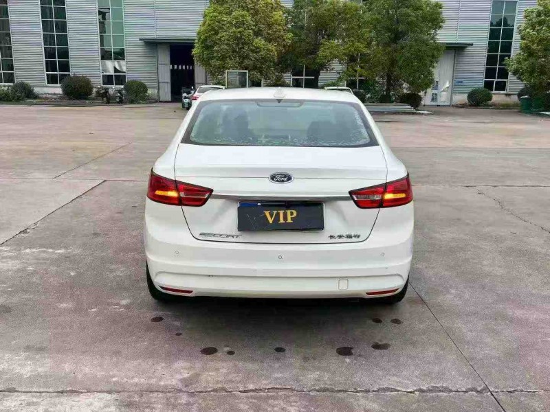 宿迁17年福特福睿斯9