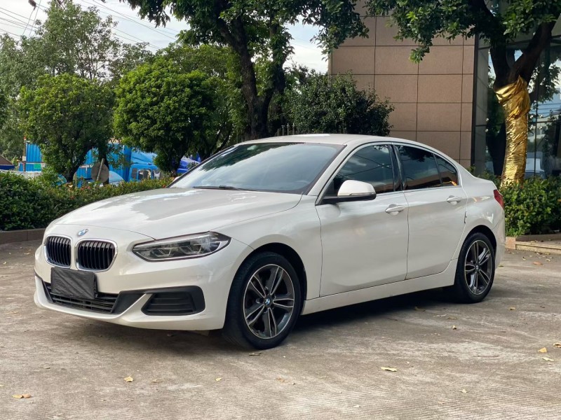 中山19年宝马1系3