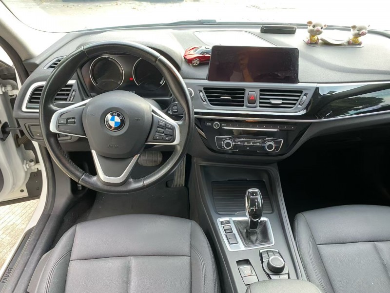 中山19年宝马1系5