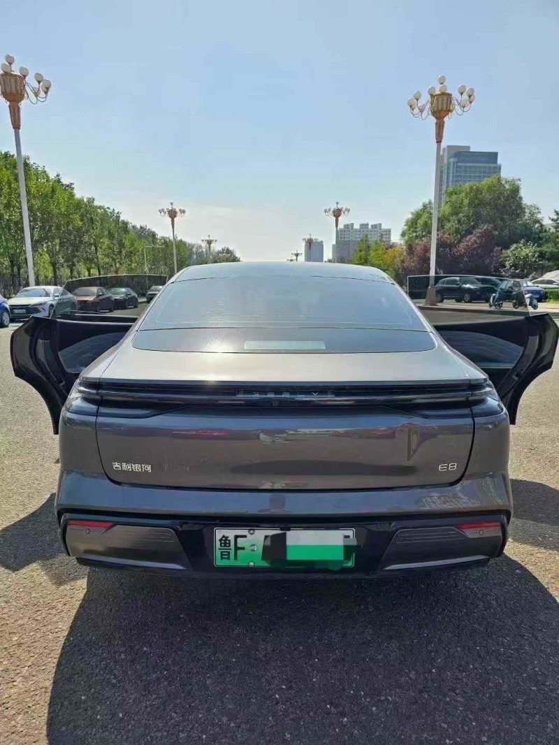 济宁25年吉利银河9