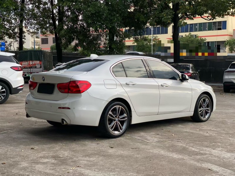 中山19年宝马1系7