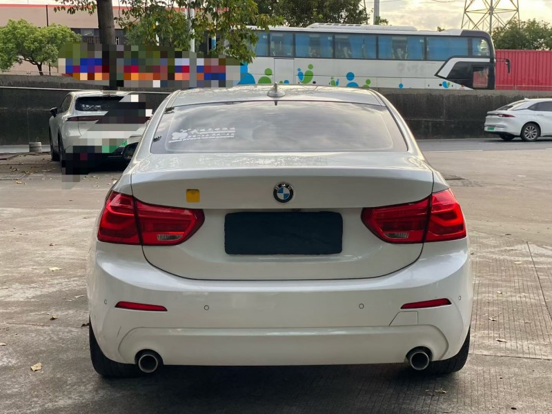 中山19年宝马1系9