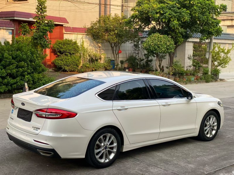 中山21年福特蒙迪欧7