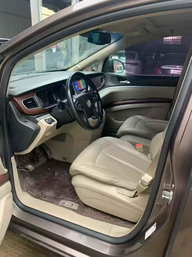 济南17年别克GL84