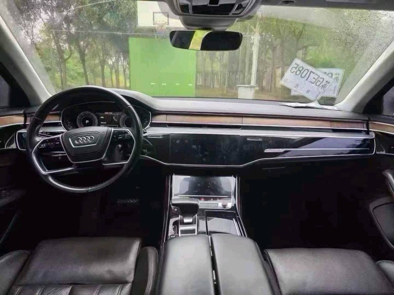 洛阳19年奥迪A8L6