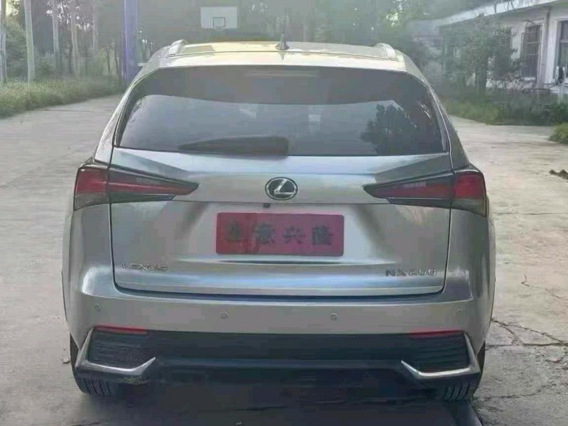 开封19年雷克萨斯NX9