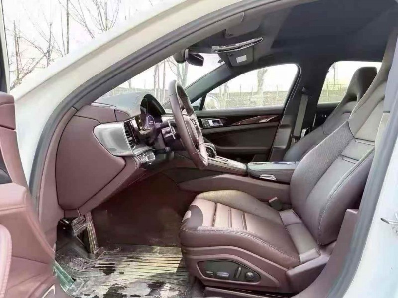 安阳24年保时捷帕拉梅拉9