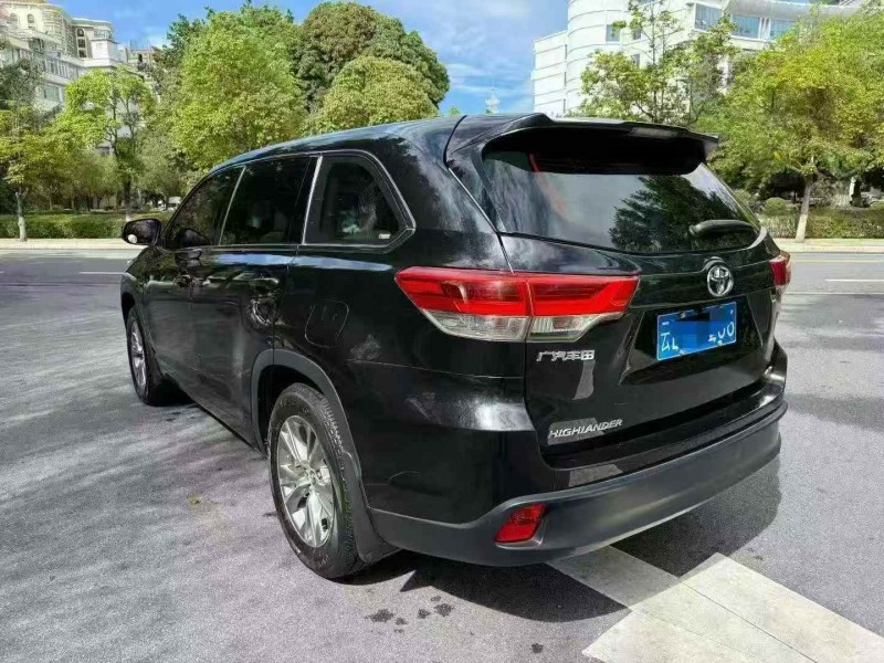 玉溪21年丰田汉兰达9