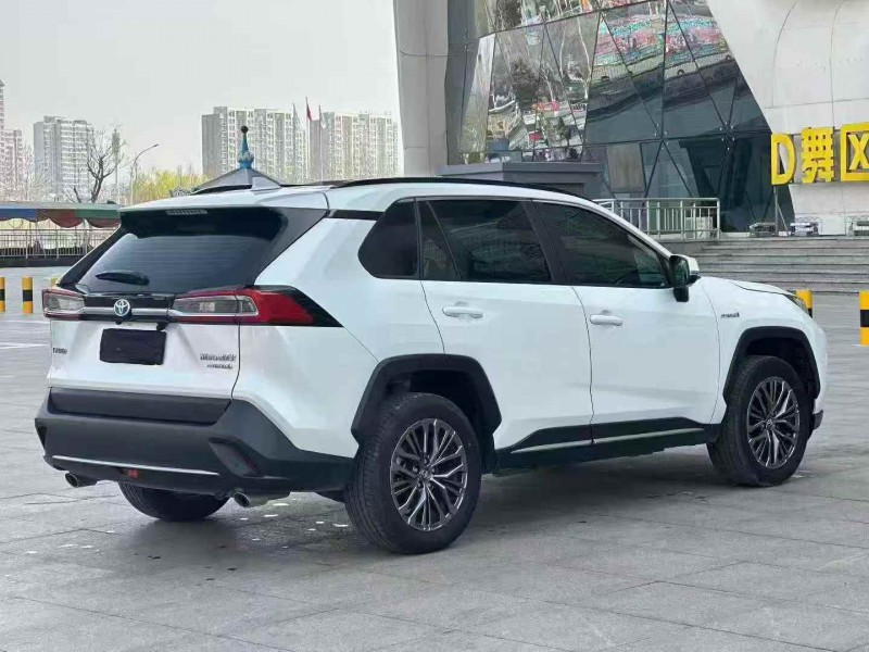 淄博23年丰田威兰达7