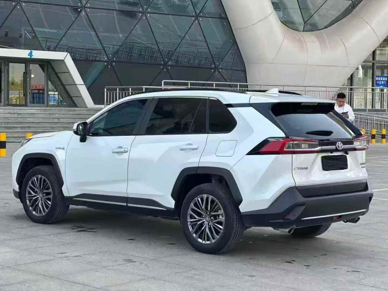 淄博23年丰田威兰达9