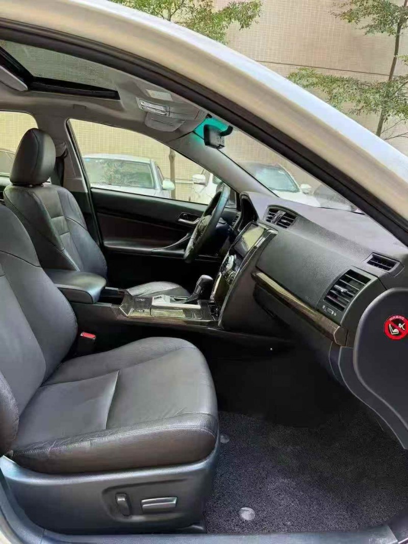 汕头15年丰田锐志4