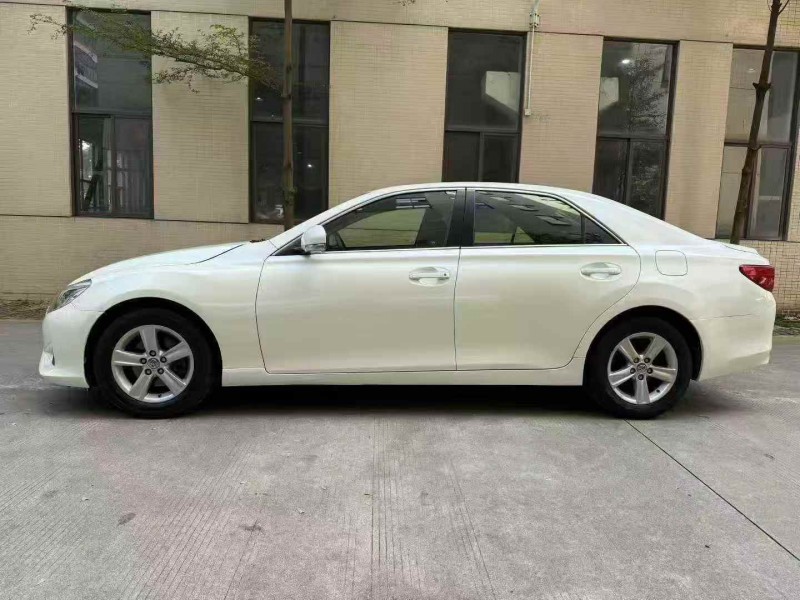 汕头15年丰田锐志8