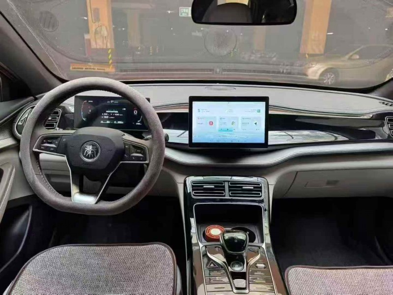 赤峰25年比亚迪秦6