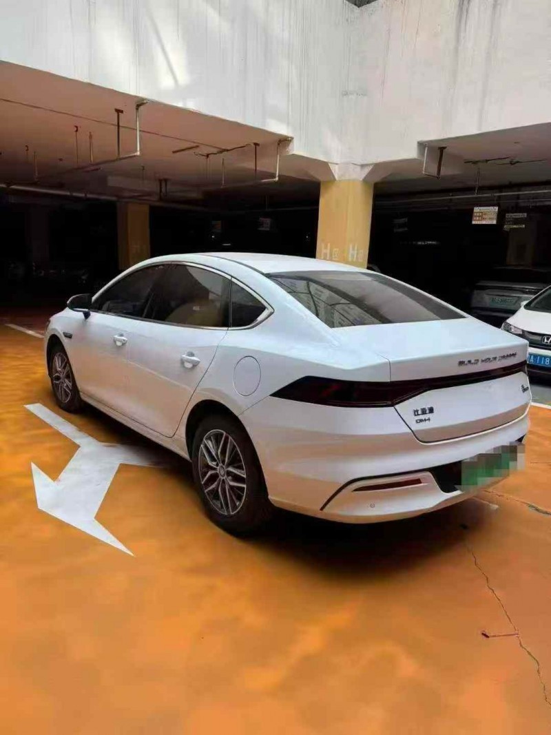 赤峰25年比亚迪秦8