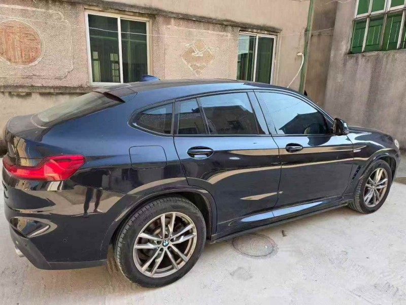 常州21年宝马X48