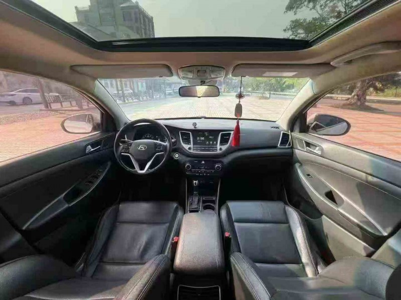 深圳16年现代途胜6