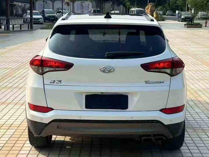 深圳16年现代途胜9