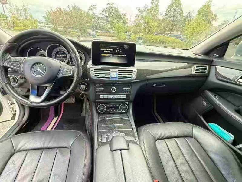 昭通16年奔驰CLS5