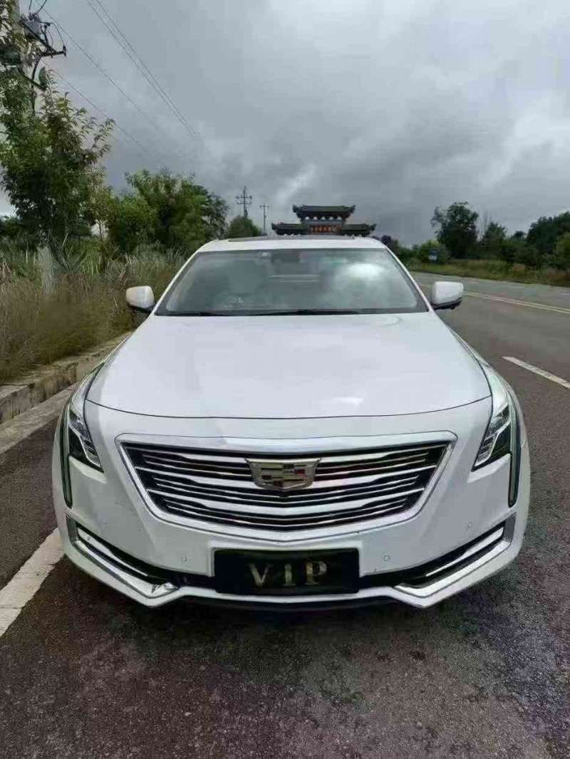 丽江16年凯迪拉克CT61