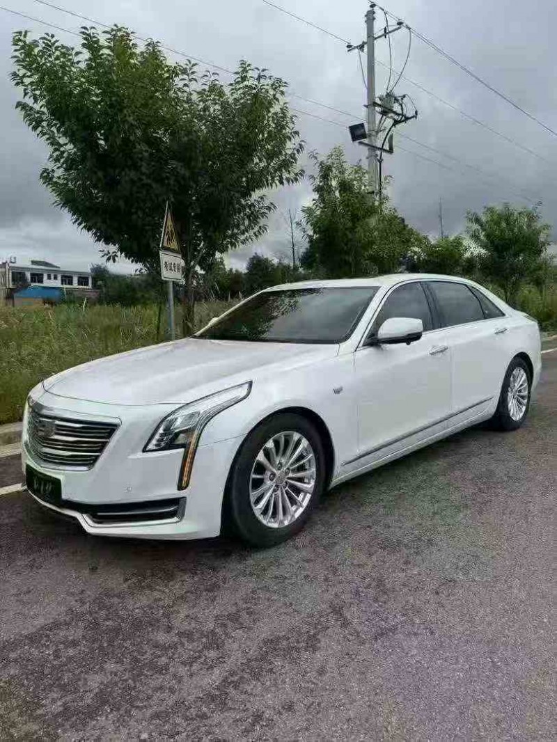 丽江16年凯迪拉克CT62