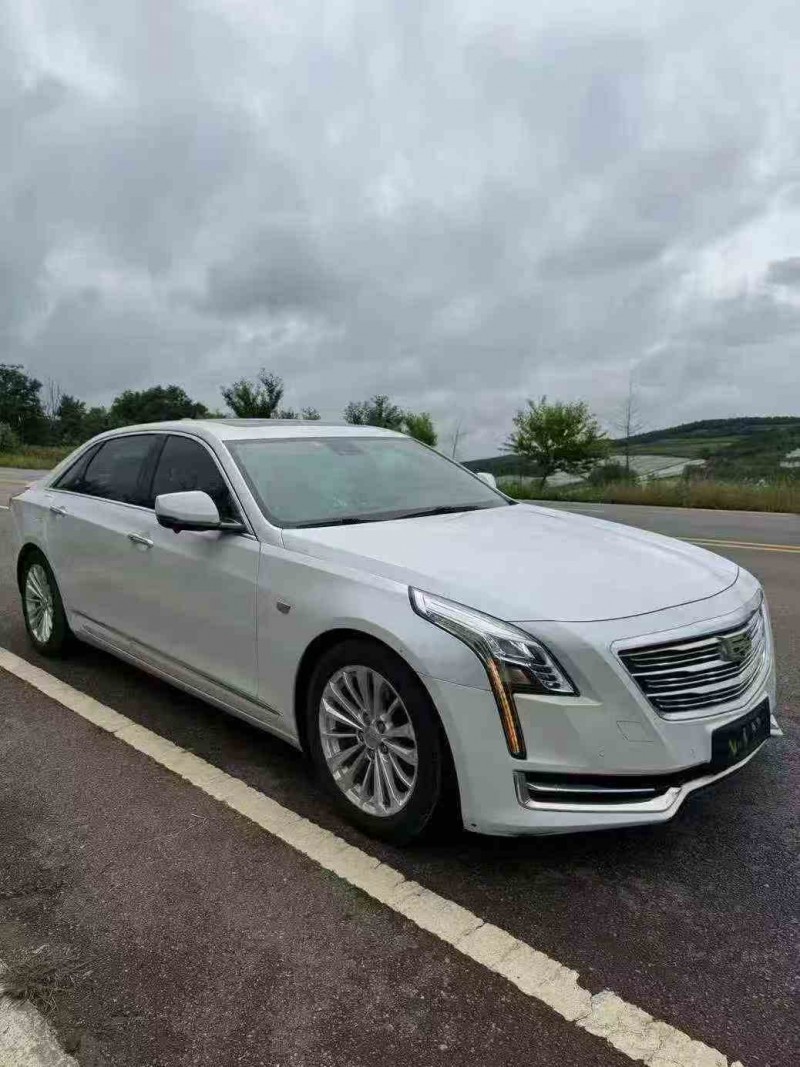 丽江16年凯迪拉克CT63