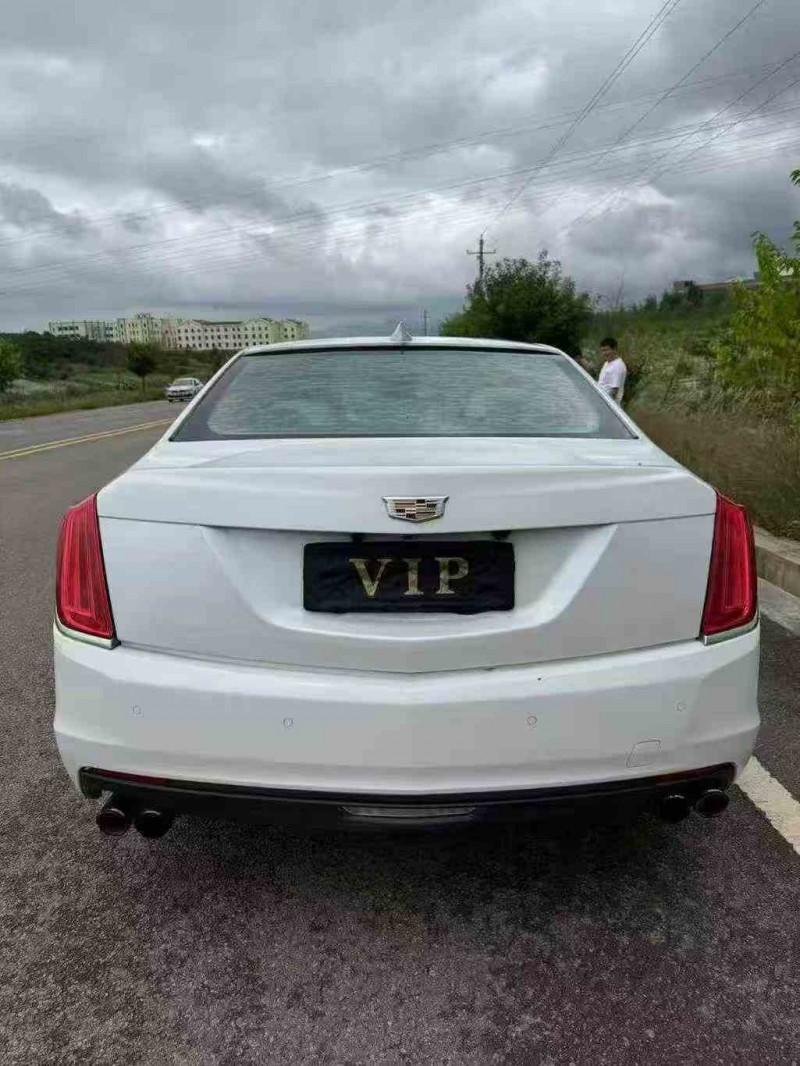 丽江16年凯迪拉克CT69