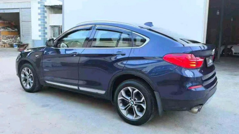 保山18年宝马X58