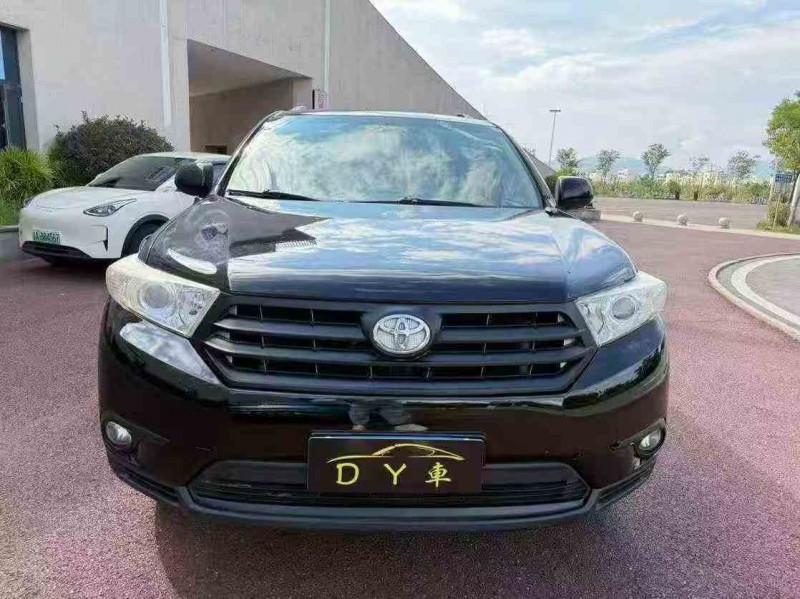 曲靖15年丰田汉兰达1