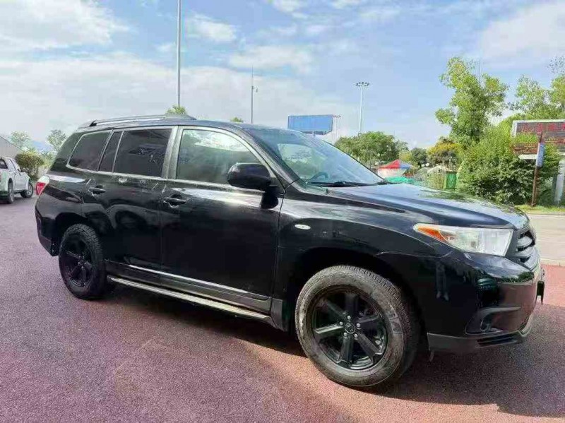 曲靖15年丰田汉兰达3