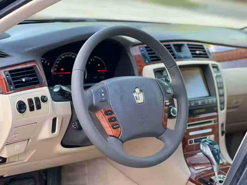 深圳07年丰田皇冠5