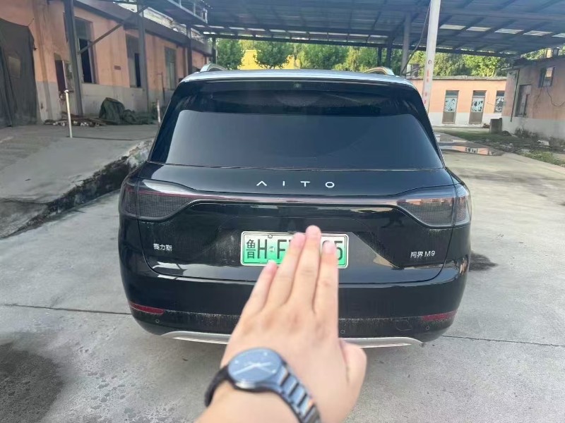 济宁24年华为智选赛力斯5