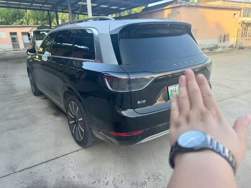 济宁24年华为智选赛力斯6