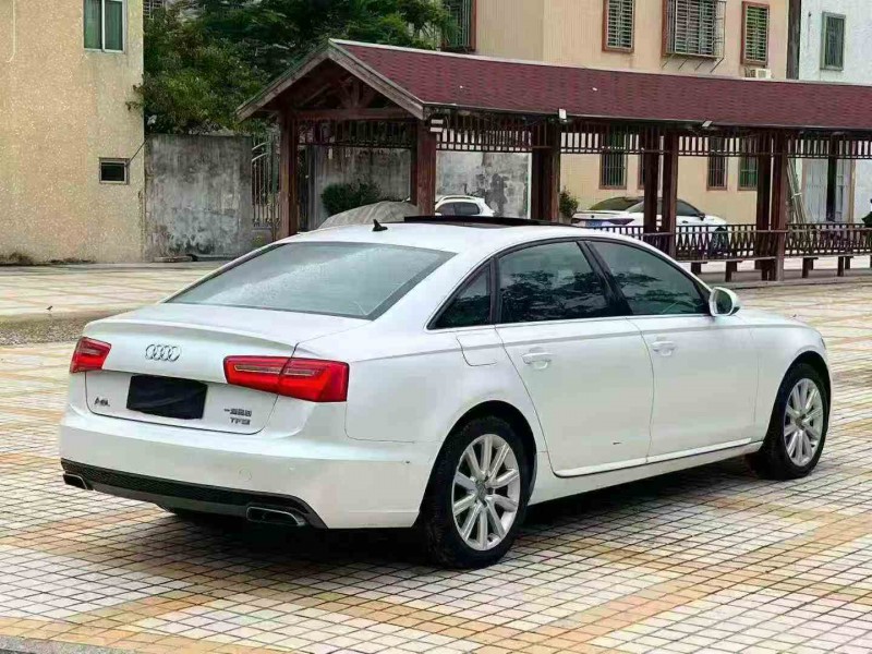 深圳15年奥迪A6L8