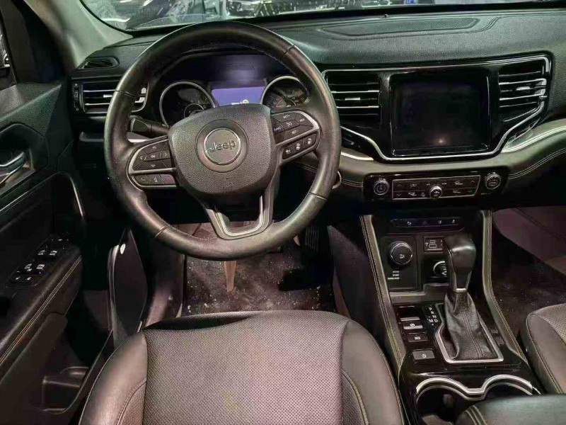 昭通18年Jeep指挥官4